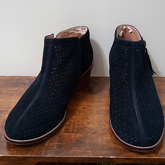 Vionic Black Suede Ankle Booties with Perforated Design size 8 - Picture 1 of 15